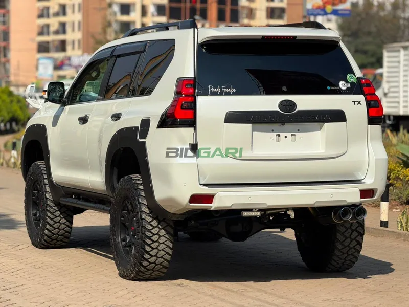 2020 Toyota Land Cruiser Prado 2.8L Diesel SUV, photo 3
