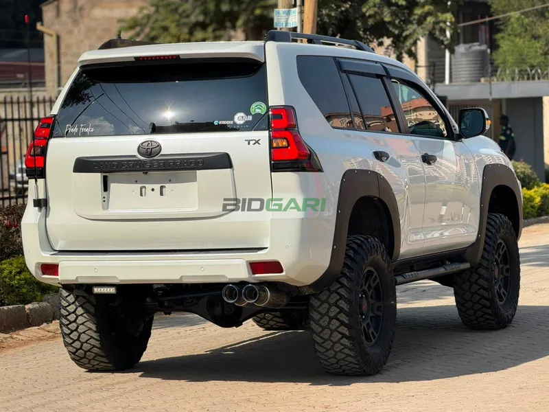 2020 Toyota Land Cruiser Prado 2.8L Diesel SUV, photo 4