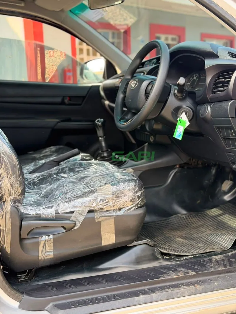 2019 Toyota Hilux Revo 2.4L Diesel Pickup, photo 5