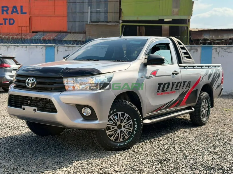 2019 Toyota Hilux Revo 2.4L Diesel Pickup, photo 2