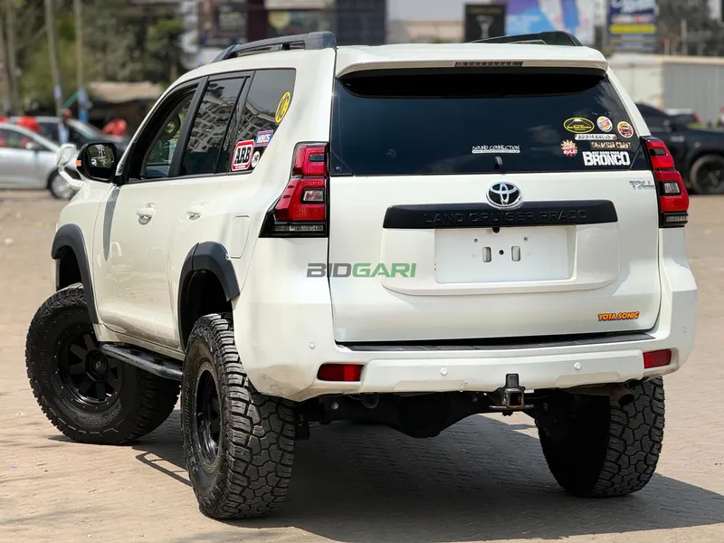 2022 Toyota Land Cruiser Prado 2.8L Diesel SUV, photo 4