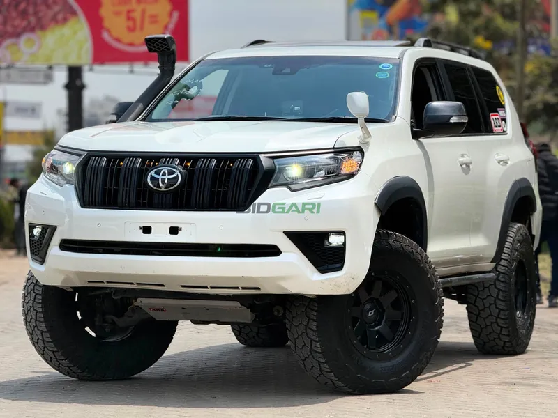 2022 Toyota Land Cruiser Prado 2.8L Diesel SUV, photo 2