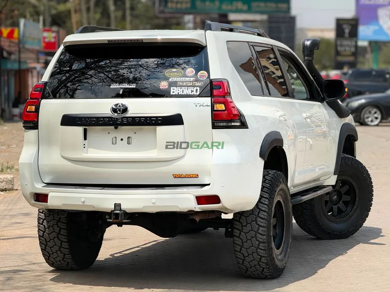 2022 Toyota Land Cruiser Prado 2.8L Diesel SUV, photo 3