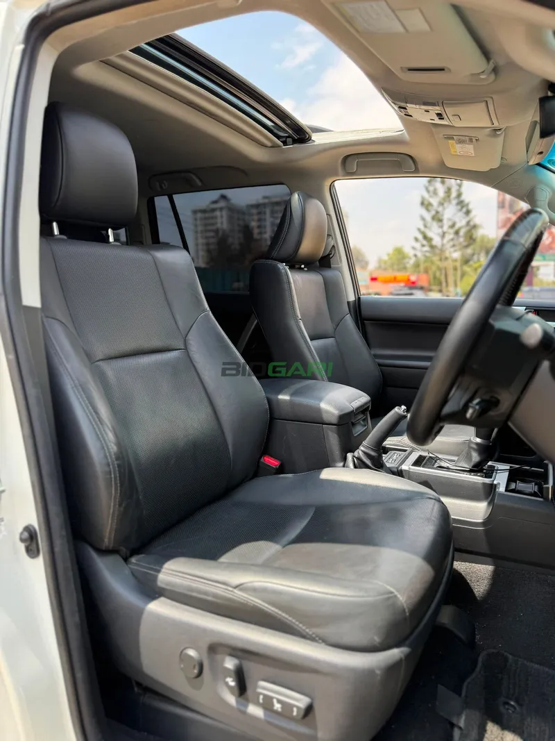2022 Toyota Land Cruiser Prado 2.8L Diesel SUV, photo 8
