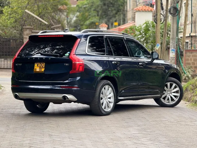 2019 Volvo XC90 2L Petrol SUV, photo 2