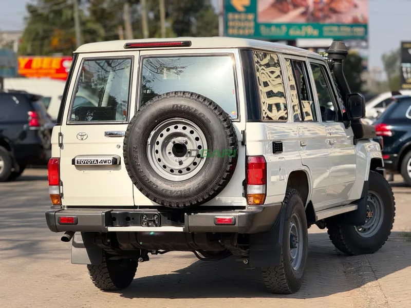 2024 Toyota Land Cruiser 76 Series Hard Body 4.2L Diesel SUV, photo 5