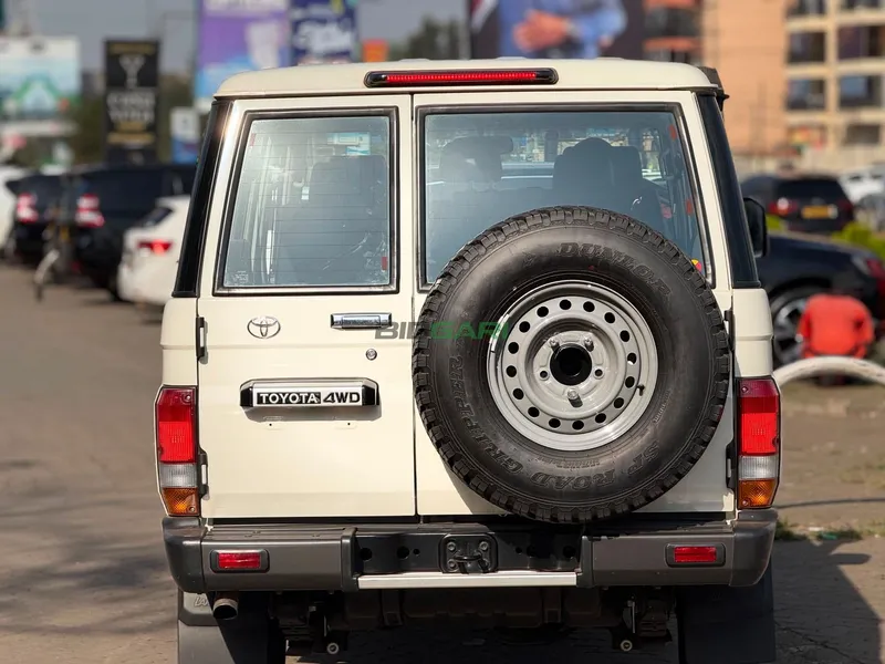 2024 Toyota Land Cruiser 76 Series Hard Body 4.2L Diesel SUV, photo 4