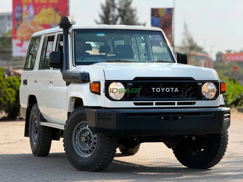 2024 Toyota Land Cruiser 76 Series Hard Body 4.2L Diesel SUV, photo 2