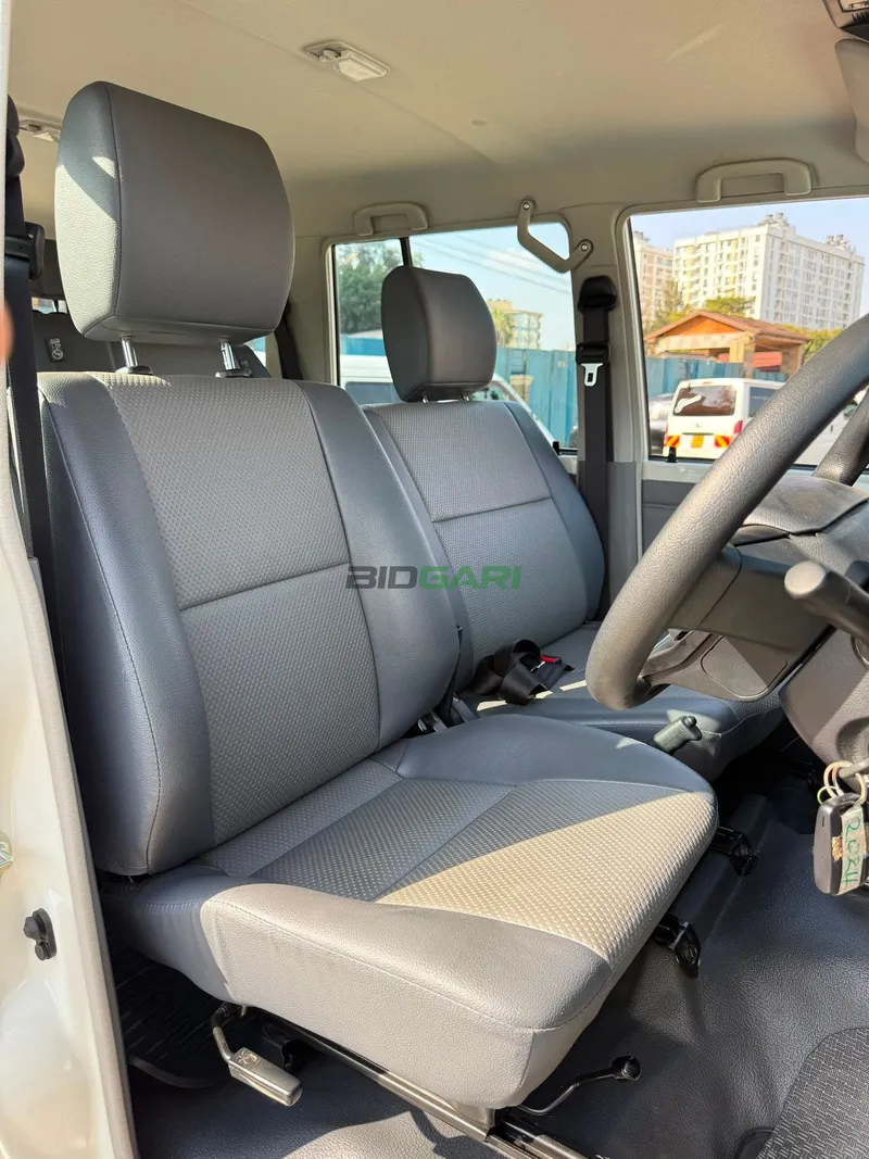 2024 Toyota Land Cruiser 76 Series Hard Body 4.2L Diesel SUV, photo 8