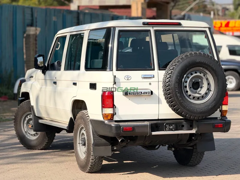 2024 Toyota Land Cruiser 76 Series Hard Body 4.2L Diesel SUV, photo 3