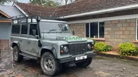 2007 Land Rover Defender 2.4L Diesel SUV, photo 2