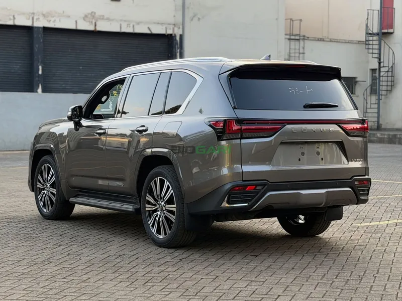 2023 Lexus LX600 3.5L Petrol SUV, photo 5