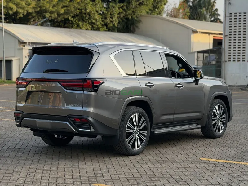 2023 Lexus LX600 3.5L Petrol SUV, photo 6