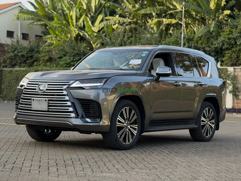 2023 Lexus LX600 3.5L Petrol SUV, photo 4