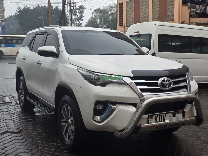 2019 Toyota Fortuner 2.4L Diesel SUV, photo 2