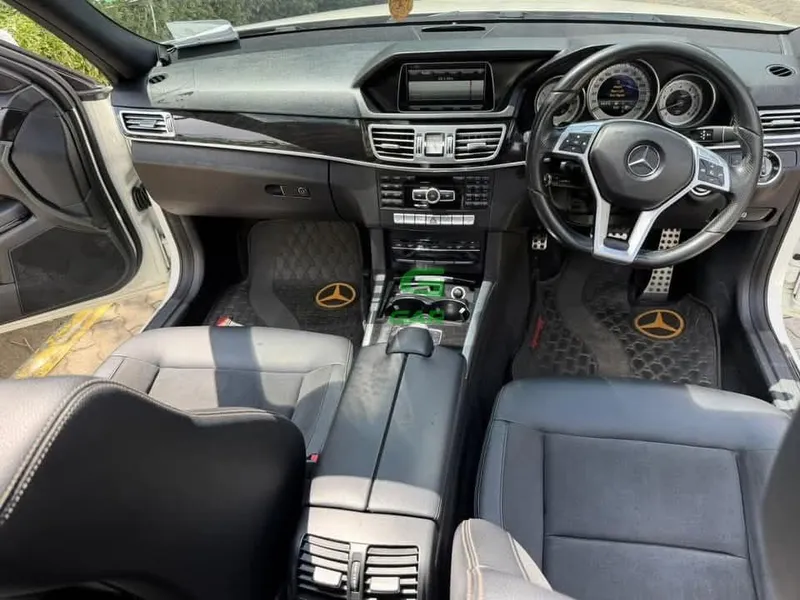 2015 Mercedes-Benz E250 2L Petrol Sedan, photo 5
