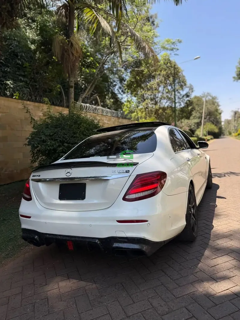 2018 Mercedes-Benz E63 S 4MATIC+ 4L Petrol Sedan, photo 3