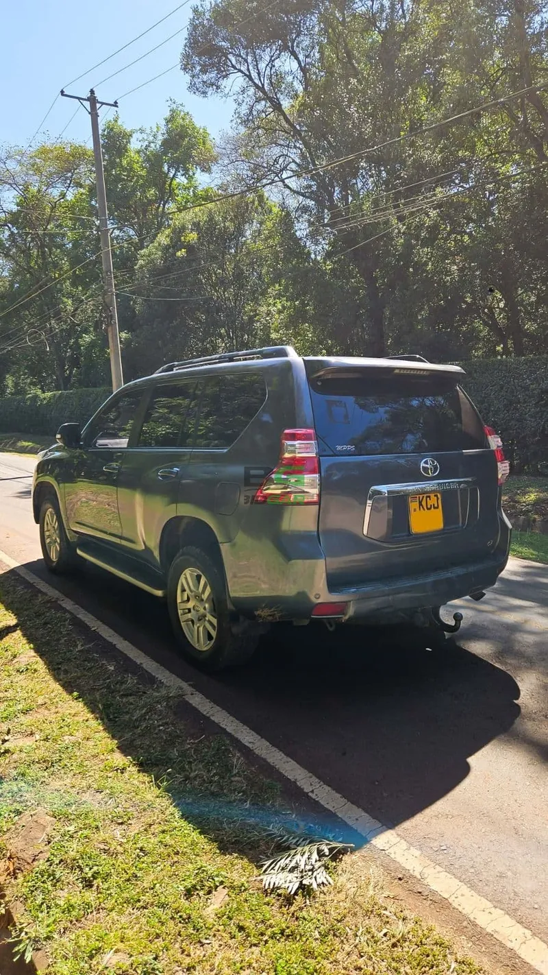 2011 Toyota Land Cruiser Prado J150 3L Diesel SUV, photo 4