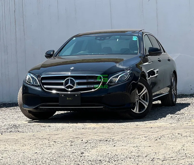 2019 Mercedes-Benz E200 2L Petrol Sedan, photo 2