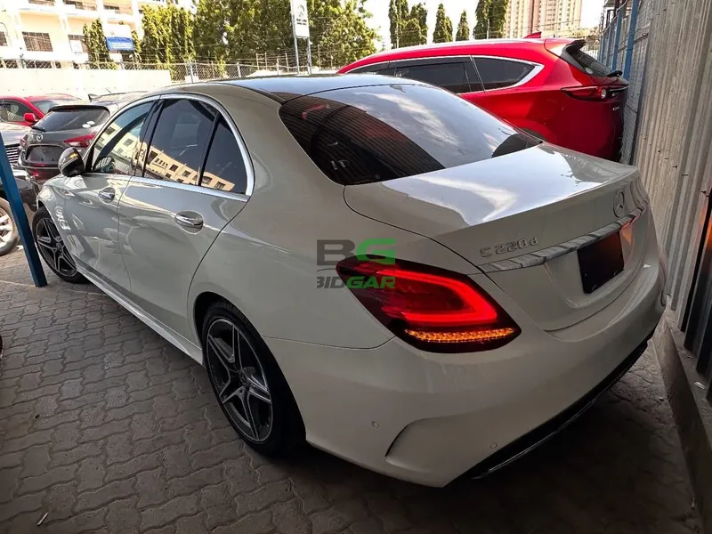 2019 Mercedes-Benz C220d 2L Diesel Sedan, photo 3