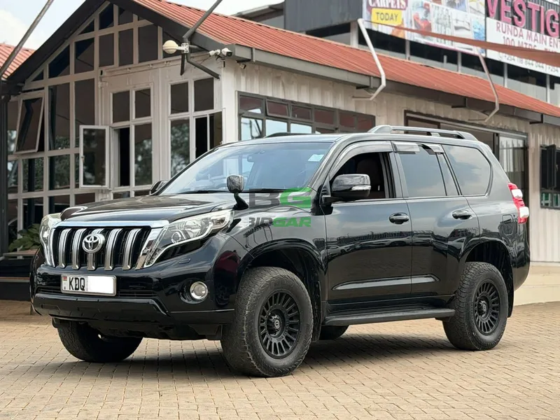 2017 Toyota Land Cruiser J150 2.8L Diesel SUV, photo 3