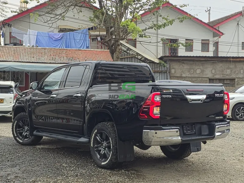 2020 Toyota Hilux Double Cabin 2.4L Diesel Pickup, photo 3