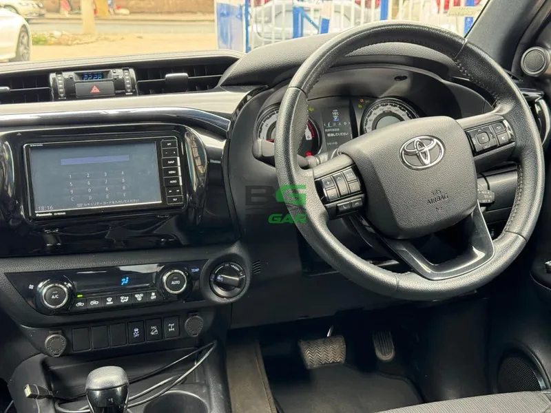 2019 Toyota Hilux Z BLACK RALLY EDITION Diesel Pickup, photo 7
