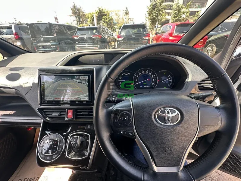 2019 Toyota Voxy Hybrid 1.8L Hybrid MPV, photo 8