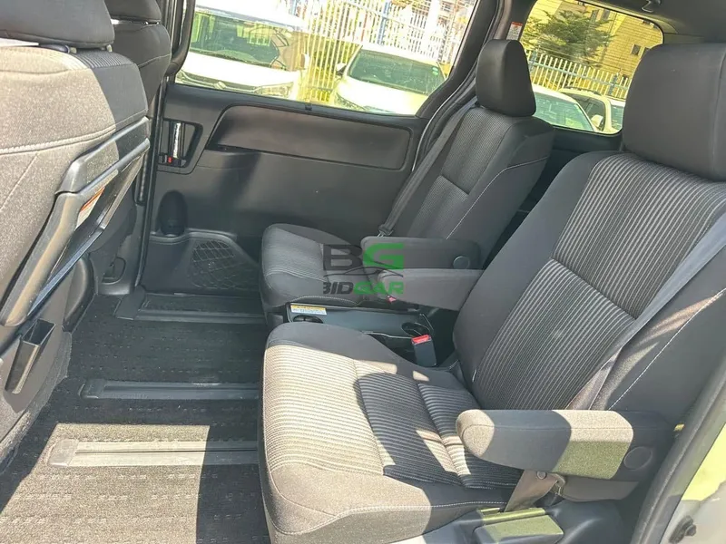 2019 Toyota Voxy Hybrid 1.8L Hybrid MPV, photo 6