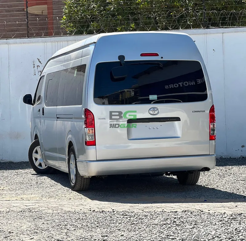 2018 Toyota 9L Commuter High Roof 3L Diesel Van, photo 3