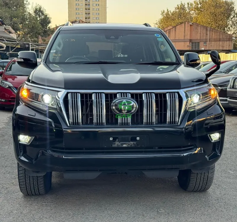 2022 Toyota Land Cruiser Prado Petrol SUV, photo 2