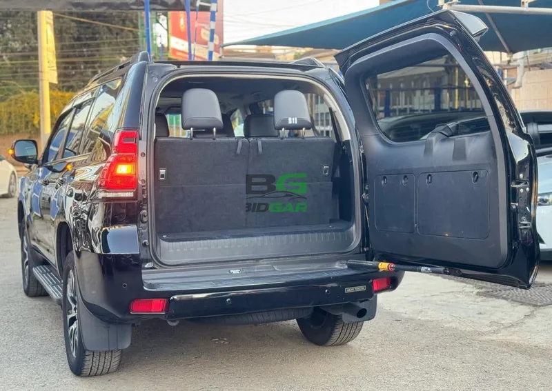 2022 Toyota Land Cruiser Prado Petrol SUV, photo 10