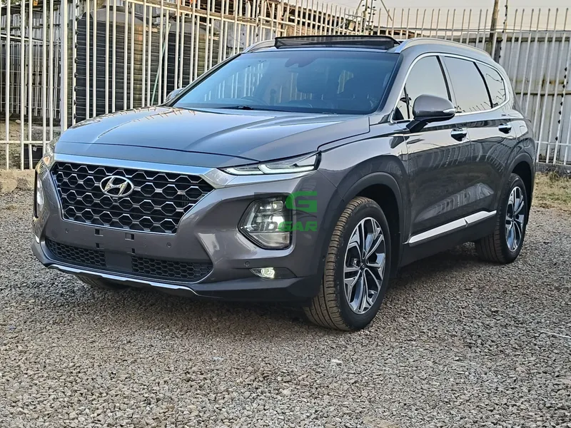 2020 Hyundai Santa Fe Highlander 2.2L Diesel SUV, photo 2