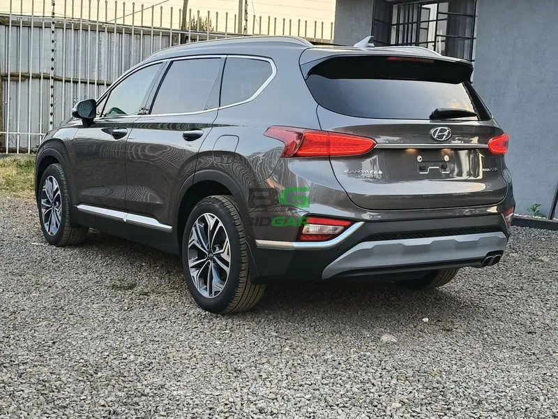 2020 Hyundai Santa Fe Highlander 2.2L Diesel SUV, photo 3