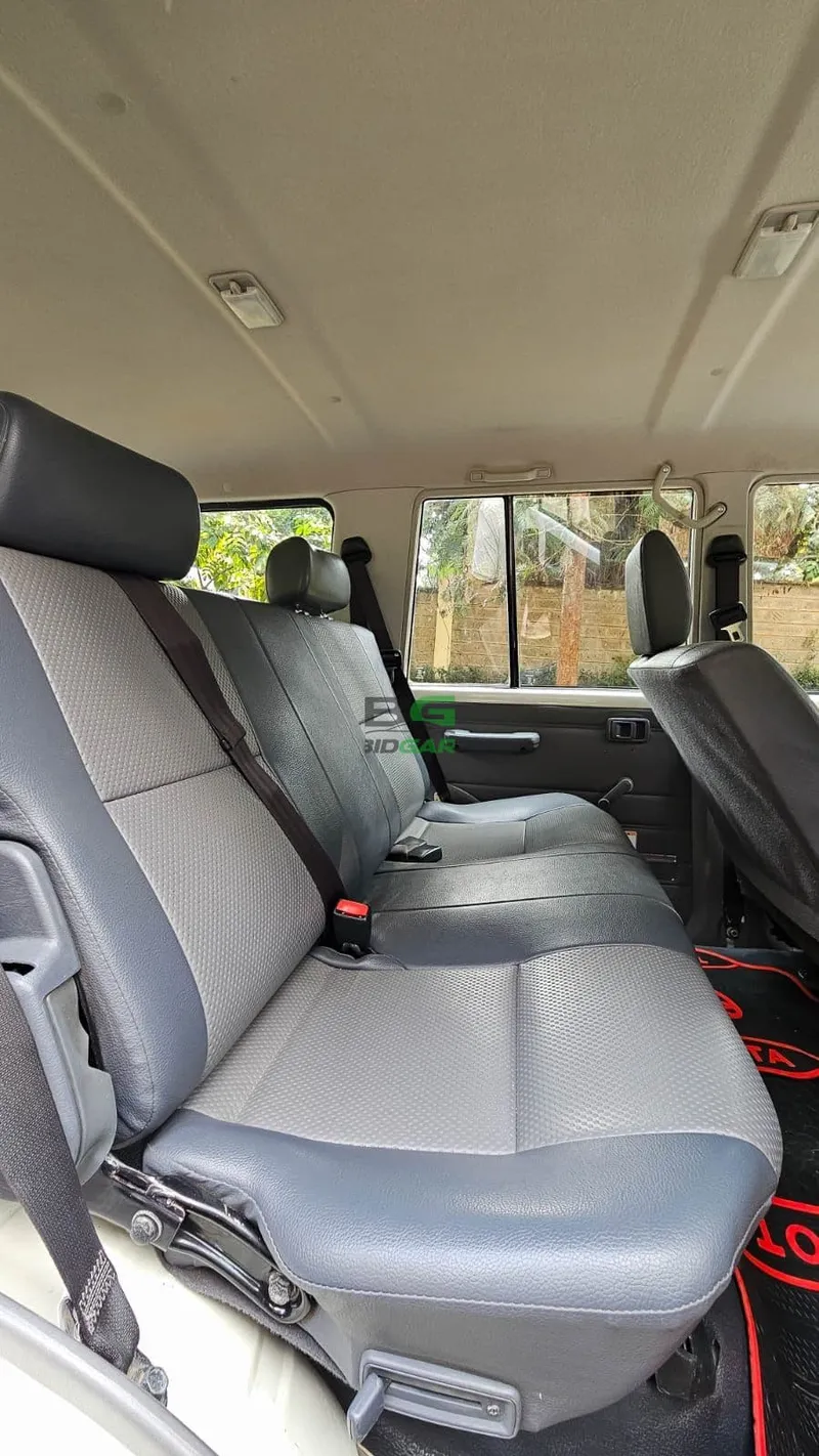 2019 Toyota Land Cruiser 76 Series 4.2L Diesel SUV, photo 6