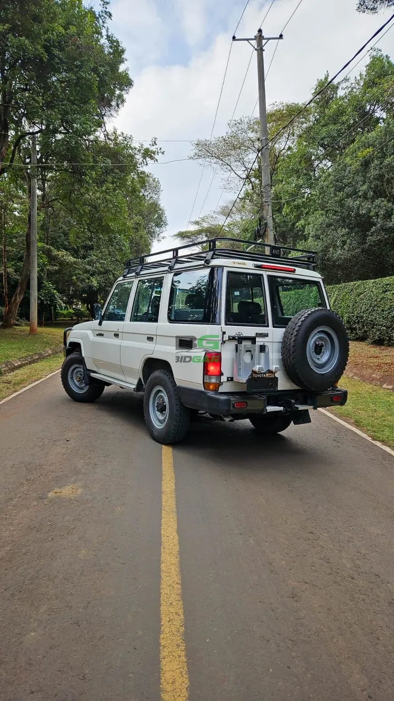 2019 Toyota Land Cruiser 76 Series 4.2L Diesel SUV, photo 3
