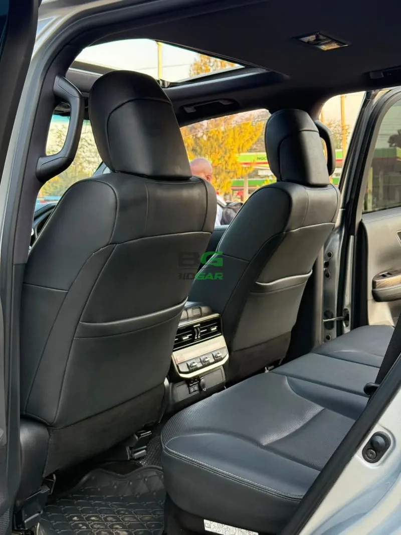 2022 Toyota Land Cruiser LC300 3.3L Diesel SUV, photo 9