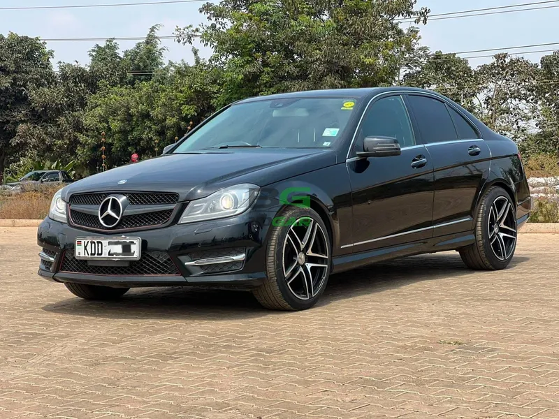 2014 Mercedes-Benz C200 W204 1.8L Petrol Sedan, photo 2