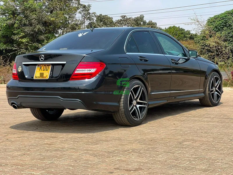 2014 Mercedes-Benz C200 W204 1.8L Petrol Sedan, photo 3