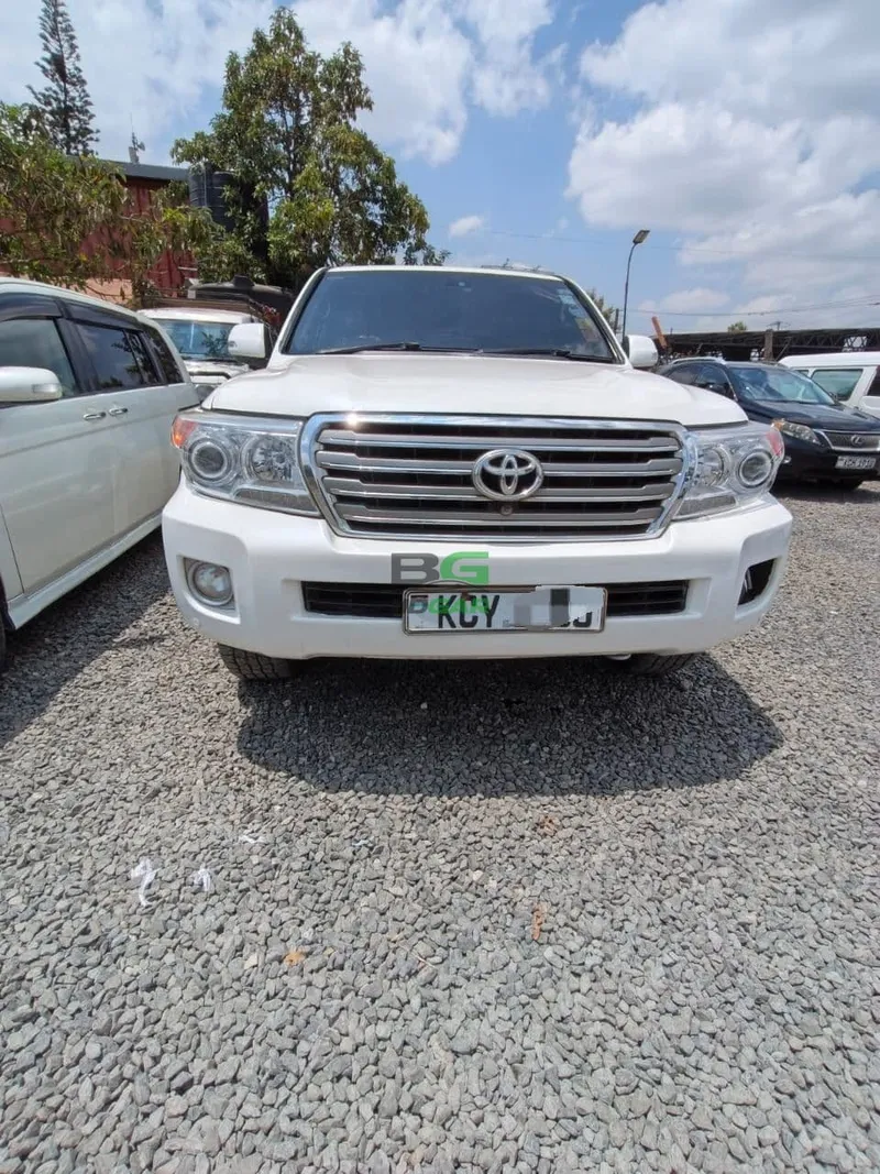 2013 Toyota Land Cruiser V8 ZX 4.5L Diesel SUV, photo 2