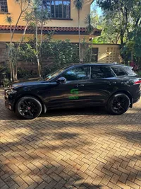2023 Jaguar F-PACE R-DYNAMIC 2L Diesel SUV, photo 4