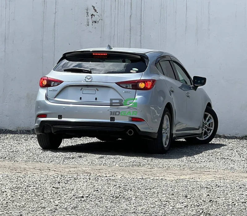 2018 Mazda Axela 1.5L Petrol Hatchback, photo 2