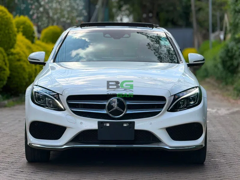 2018 Mercedes-Benz C200 AMG 2L Petrol Sedan, photo 3
