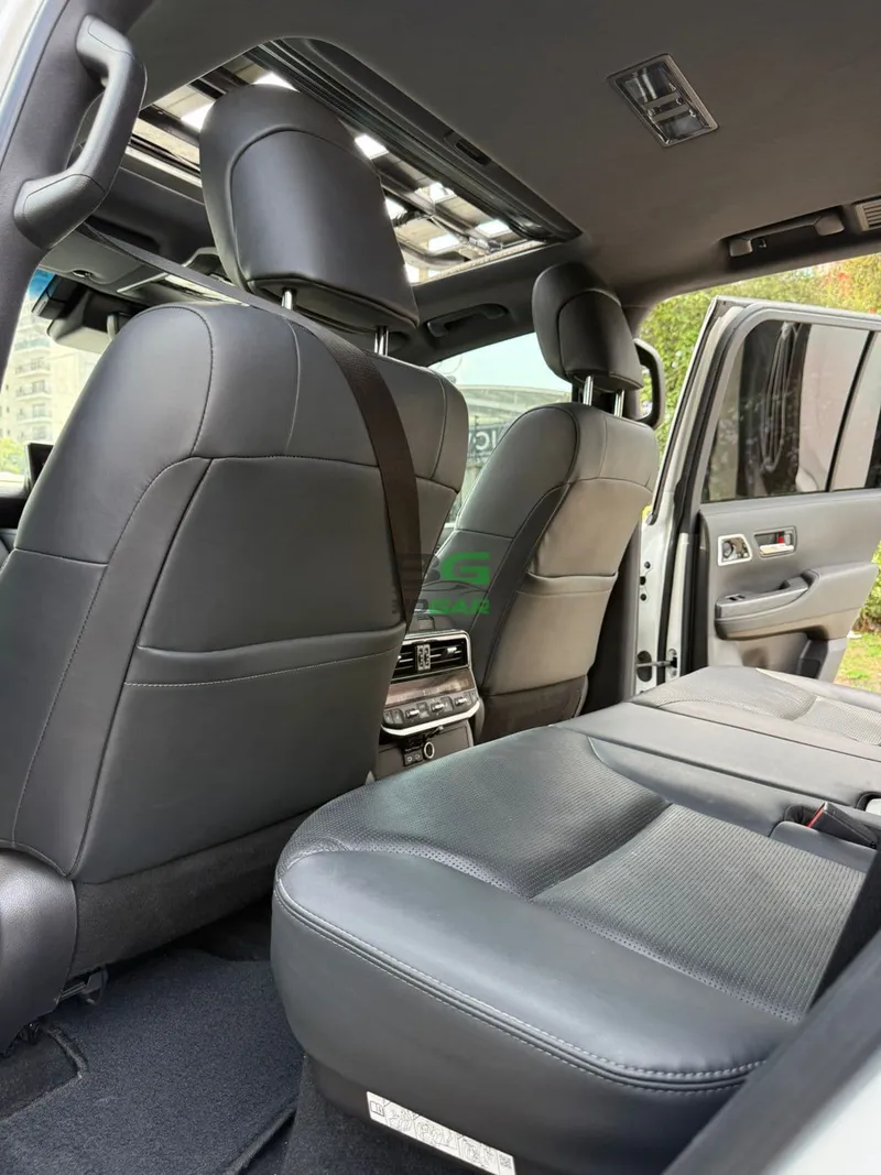 2022 Toyota LC300 GR SPORT 3.3L Diesel SUV, photo 8
