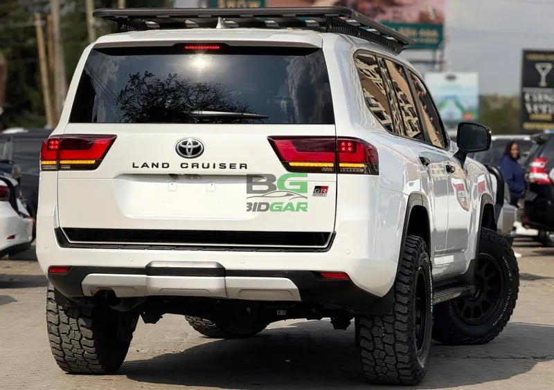 2022 Toyota LC300 GR SPORT 3.3L Diesel SUV, photo 3