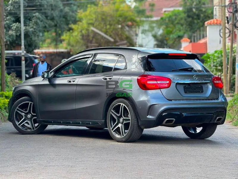 2018 Mercedes-Benz GLA 180 1.6L Petrol Hatchback, photo 4