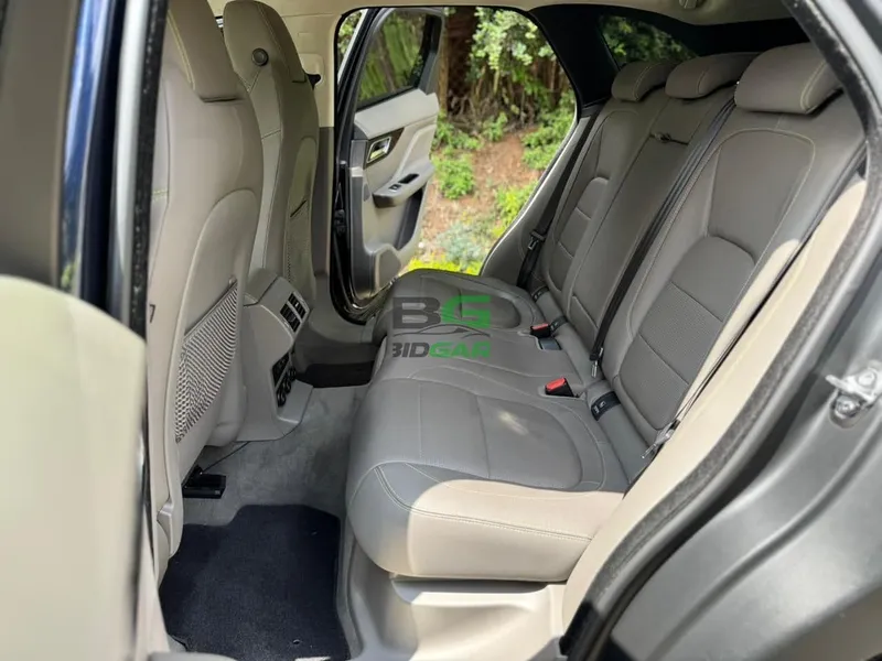 2019 Jaguar F-PACE 20d R-SPORT 2L Diesel SUV, photo 6