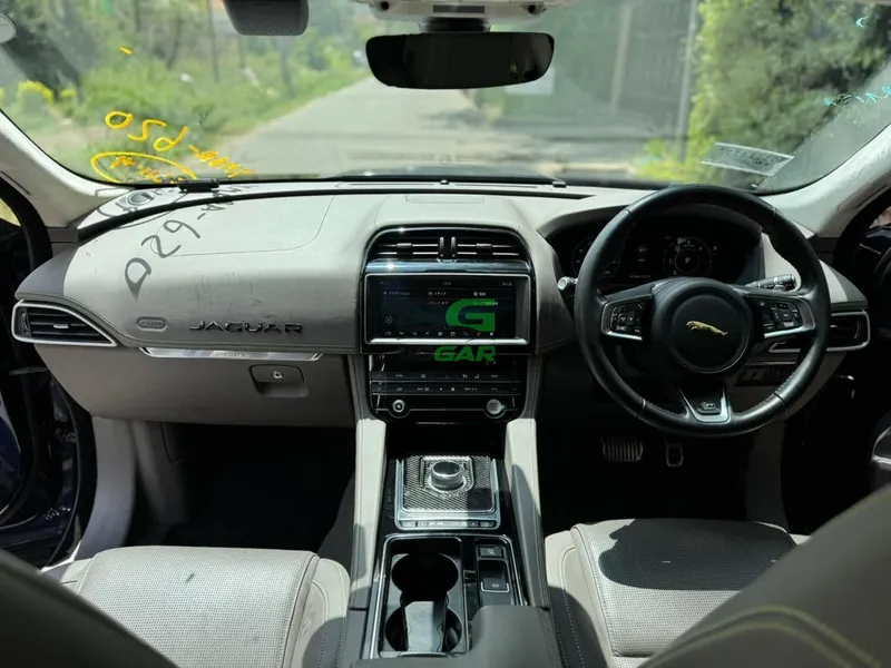 2019 Jaguar F-PACE 20d R-SPORT 2L Diesel SUV, photo 8