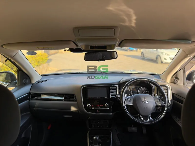 2020 Mitsubishi Outlander 2.4L Petrol SUV, photo 6