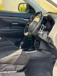2020 Mitsubishi Outlander 2.4L Petrol SUV, photo 7